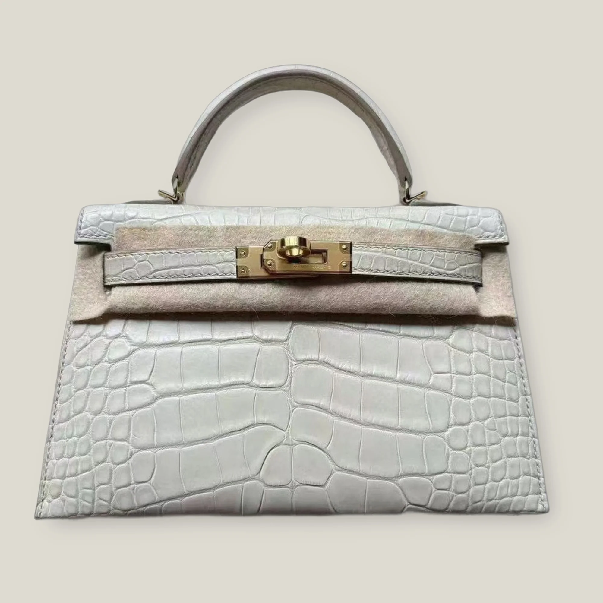 Hermès Kelly 20 Beton Matte Alligator Gold Hardware (2024) - Image 1